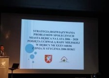 Powiększ zdjęcie Prezentacja multimedialna.