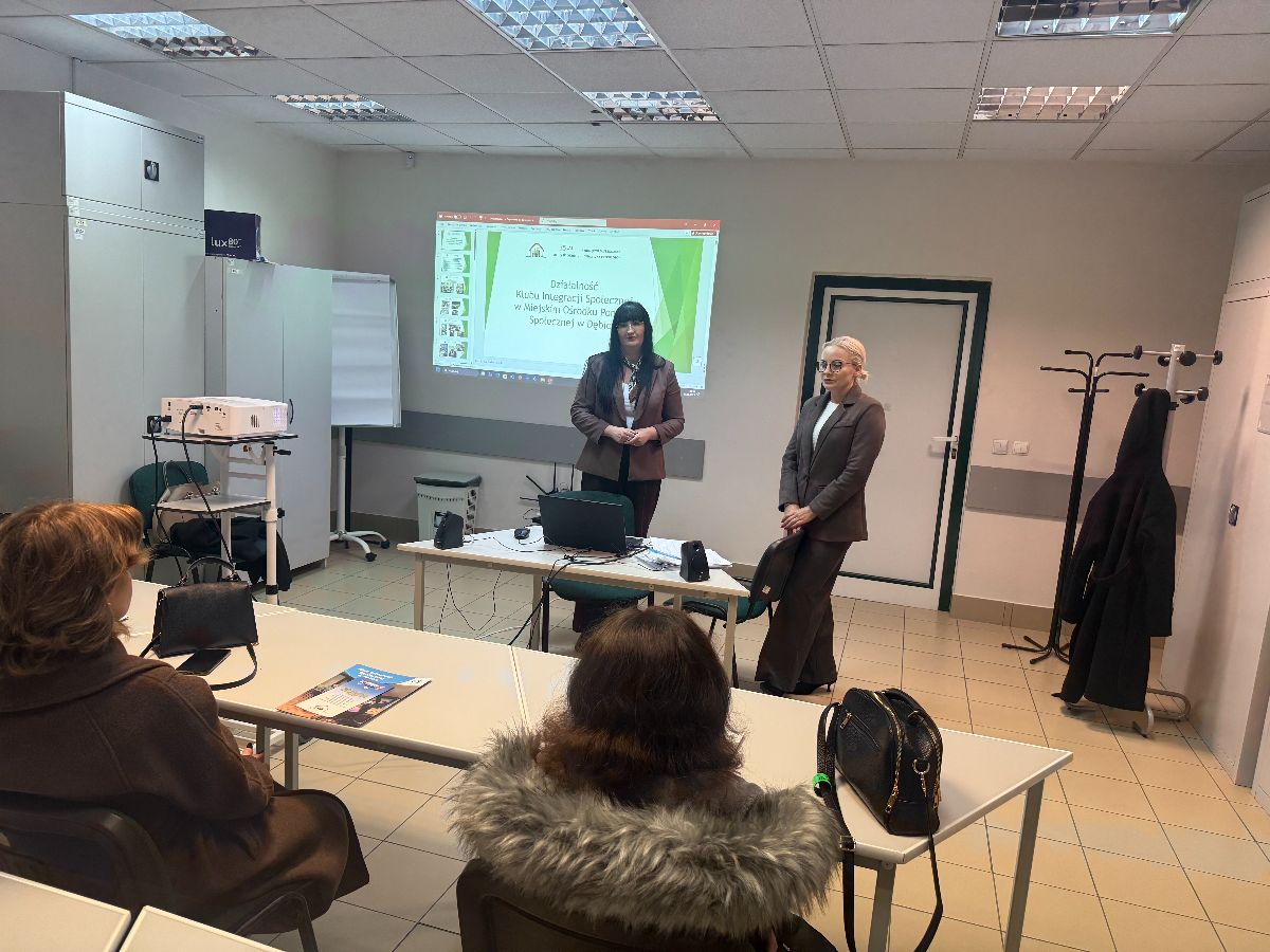 Zdjęcie: MOPS Dębica na spotkaniu w Powiatowym Urzędzie Pracy