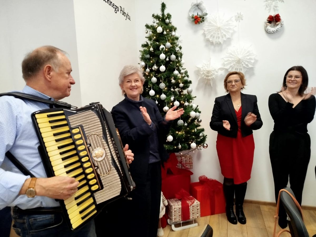 Zdjęcie: Wspólne kolędowanie w ośrodkach wsparcia dziennego