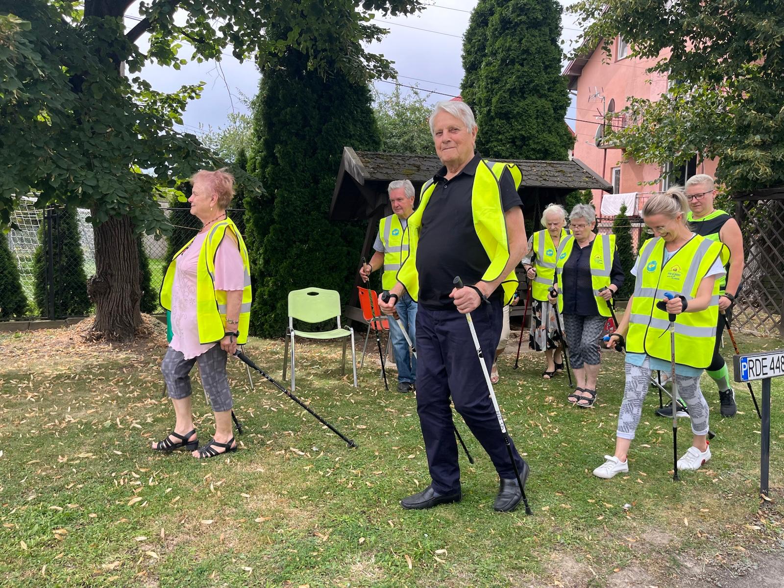 Zdjęcie: Projekt socjalny „Krok w zdrowie – nordic walking dla seniorów”
